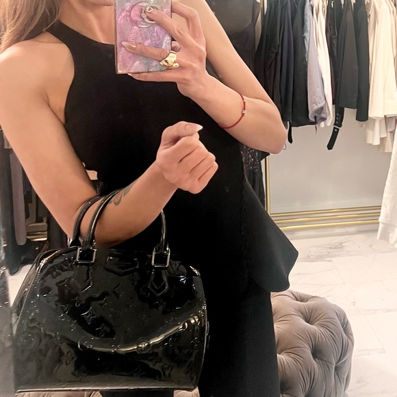 🖤𝐋𝐎𝐔𝐈𝐒 𝐕𝐔𝐈𝐓𝐓𝐎𝐍🖤Montana vernis empreinte hand bag ($975) - Picture 6 of 9